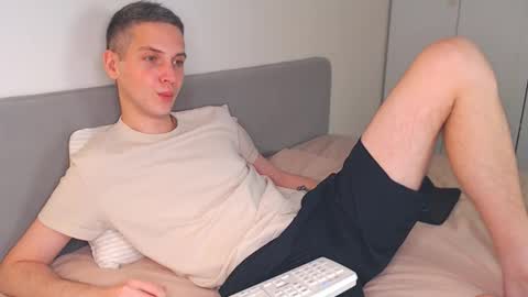 Snapshot of oliver_hort chatting on 11/27/25, 12:51 Oliver online show from 11/27/25, 12:51