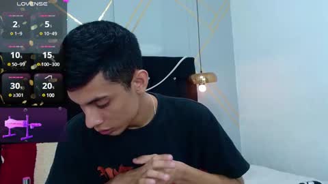 Oliver  Smith online show from 12/28/24, 06:08