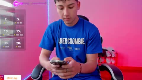 oliveeer online show from 10/20/25, 07:36