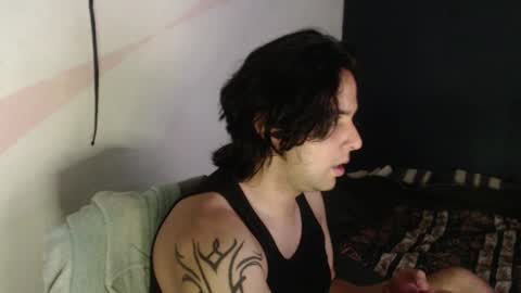 Snapshot of oliver_laid_2023 chatting on 12/17/24, 03:39 oliver_laid_2023 online show from 12/17/24, 03:39