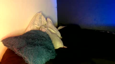 Snapshot of oliver_laid_2023 chatting on 01/18/25, 02:02 oliver_laid_2023 online show from 01/18/25, 02:02