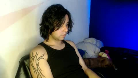 Snapshot of oliver_laid_2023 chatting on 01/19/25, 04:14 oliver_laid_2023 online show from 01/19/25, 04:14
