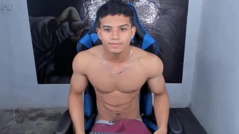 Snapshot of oliver_thompsson chatting on 12/04/24, 12:25 oliver thompsson online show from 12/04/24, 12:25