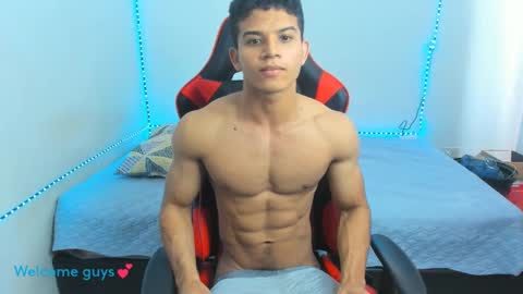 Snapshot of oliver_thompsson chatting on 01/13/25, 04:19 oliver thompsson online show from 01/13/25, 04:19