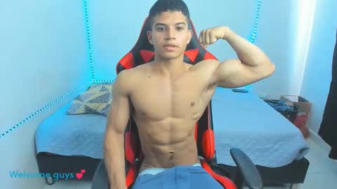 Snapshot of oliver_thompsson chatting on 01/26/25, 05:13 oliver thompsson online show from 01/26/25, 05:13