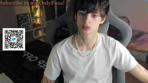 Snapshot of oliverrgroove chatting on 10/07/25, 02:36 oliverrgroove online show from 10/07/25, 02:36