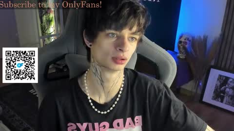 Snapshot of oliverrgroove chatting on 10/22/25, 03:01 oliverrgroove online show from 10/22/25, 03:01