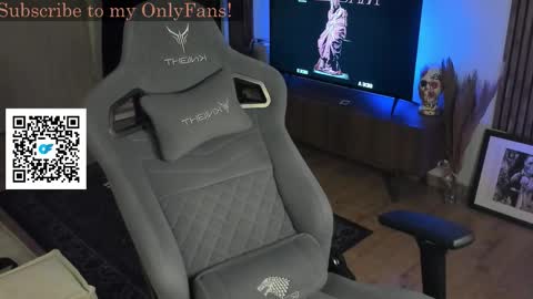 Snapshot of oliverrgroove chatting on 10/24/25, 03:08 oliverrgroove online show from 10/24/25, 03:08