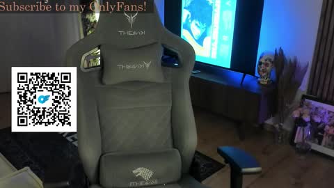 Snapshot of oliverrgroove chatting on 10/30/25, 04:36 oliverrgroove online show from 10/30/25, 04:36