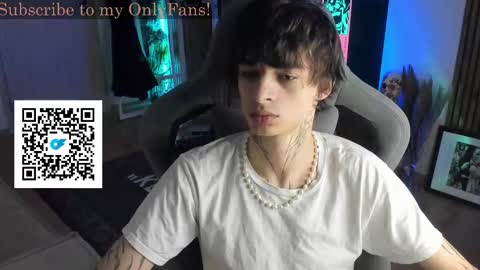 Snapshot of oliverrgroove chatting on 11/12/25, 09:32 oliverrgroove online show from 11/12/25, 09:32