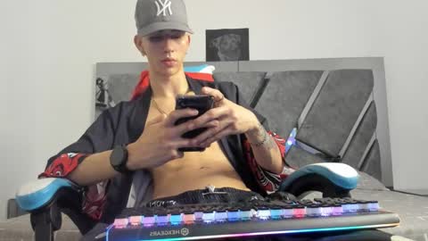 Snapshot of oliverthompson_01 chatting on 12/06/24, 05:42 oliverthompson_01 online show from 12/06/24, 05:42