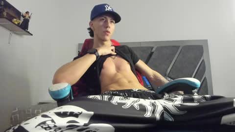 Snapshot of oliverthompson_01 chatting on 02/08/25, 06:12 oliverthompson_01 online show from 02/08/25, 06:12