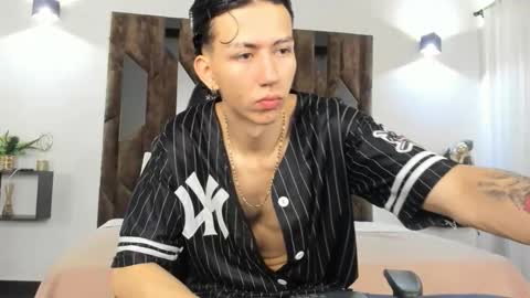 Snapshot of oliverthompson_01 chatting on 09/11/25, 12:05 oliverthompson_01 online show from 09/11/25, 12:05
