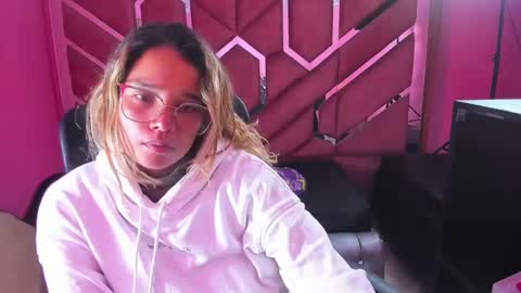  OLIVIA  online show from 02/03/25, 04:57