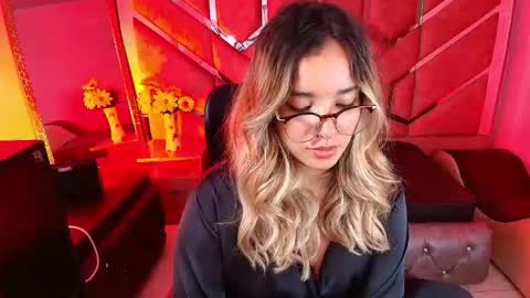  OLIVIA  online show from 11/10/25, 04:55