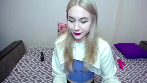 olivia_graceee online show from 03/10/25, 06:12