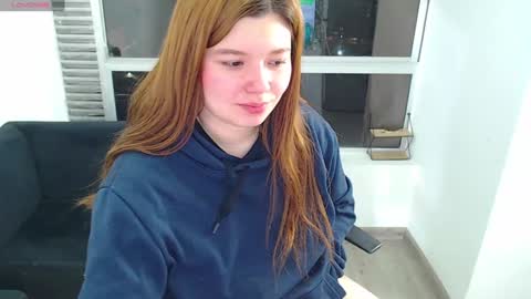 Snapshot of olivia_martine chatting on 12/02/24, 08:30 olivia_martine online show from 12/02/24, 08:30