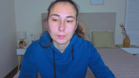 Snapshot of olivia_milff chatting on 11/29/25, 07:28 Olivia online show from 11/29/25, 07:28