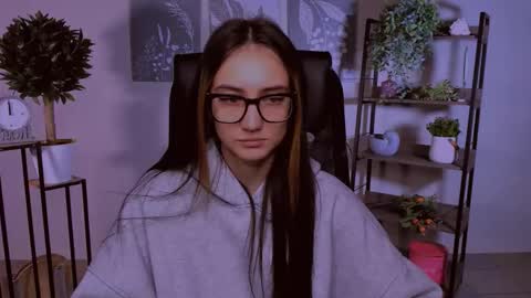 olivia_norton_ online show from 10/12/25, 03:11