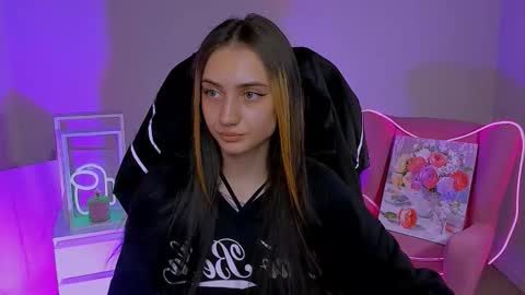 olivia_norton_ online show from 10/16/25, 01:12