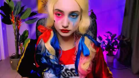 olivia_norton_ online show from 10/31/25, 03:02