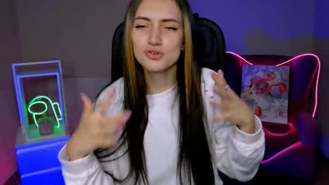 olivia_norton_ online show from 11/04/25, 02:49