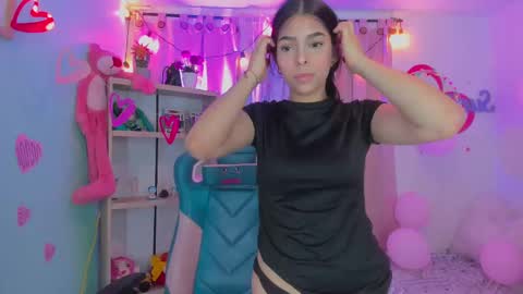 olivia_pretty_ online show from 02/22/25, 06:41