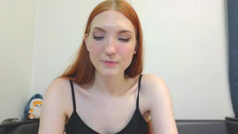 Snapshot of olivia_rid chatting on 12/24/24, 12:33 OLIVIA online show from 12/24/24, 12:33