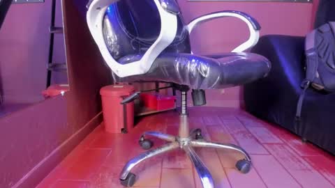   online show from 02/09/25, 01:03