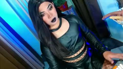 Miss OLIVIA online show from 09/19/25, 09:11