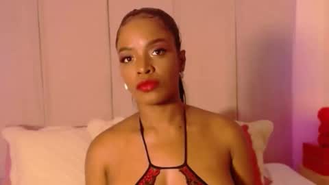 Snapshot of oliviabeneett chatting on 02/18/25, 06:04 My name is olivia but can you call me Oli online show from 02/18/25, 06:04