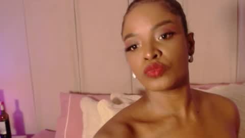 Snapshot of oliviabeneett chatting on 02/22/25, 09:04 My name is olivia but can you call me Oli online show from 02/22/25, 09:04