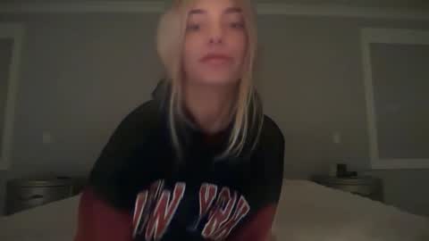 oliviacarterrr online show from 11/22/25, 09:08