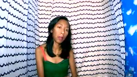 oliviah27 online show from 10/21/25, 08:15