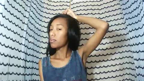 oliviah27 online show from 11/15/25, 10:01