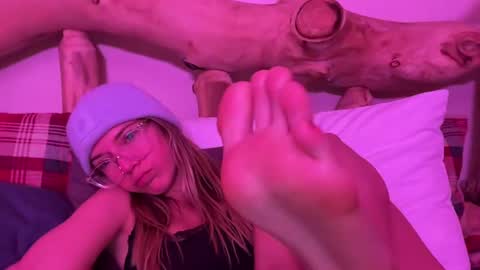 Olivia online show from 02/25/25, 03:20