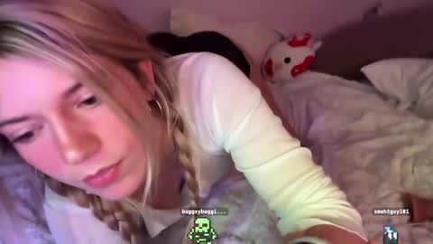 Olivia online show from 11/12/25, 02:12