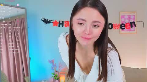 Snapshot of oliviakis chatting on 10/28/25, 07:23 Olivia online show from 10/28/25, 07:23