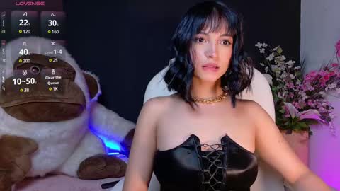 Snapshot of oliviamcneill chatting on 01/31/25, 11:03 Olivia Mcneill online show from 01/31/25, 11:03