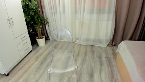 Snapshot of oliviarimes chatting on 01/13/25, 07:00 Alina online show from 01/13/25, 07:00