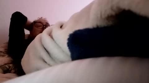 oliviassl22 online show from 11/14/25, 07:01