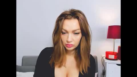 Snapshot of oliviawomen chatting on 12/22/24, 06:06 OliviaWomen online show from 12/22/24, 06:06