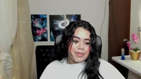 oliviia_cute online show from 11/21/25, 05:39