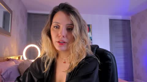Snapshot of omstudio1994 chatting on 01/06/25, 05:16 Martina Ricci online show from 01/06/25, 05:16