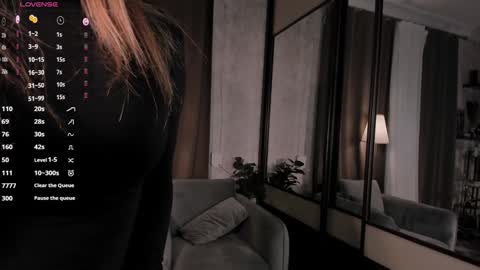 Ana online show from 10/10/25, 06:23