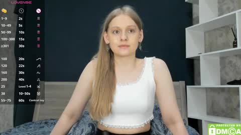 Snapshot of onelovelyalice chatting on 03/12/25, 12:31 onelovelyalice online show from 03/12/25, 12:31