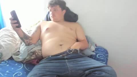 Snapshot of onewhiteboichub chatting on 03/12/25, 08:10 Andres INDEPENDENT MODEL online show from 03/12/25, 08:10