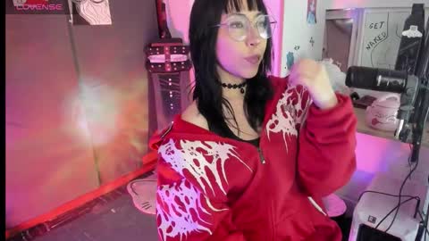 Snapshot of oni_dakotta chatting on 09/19/25, 12:39 oni_dakotta online show from 09/19/25, 12:39