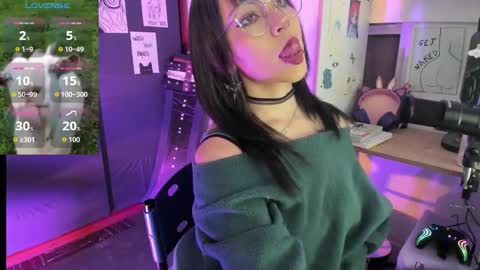 Snapshot of oni_dakotta chatting on 09/30/25, 10:53 oni_dakotta online show from 09/30/25, 10:53