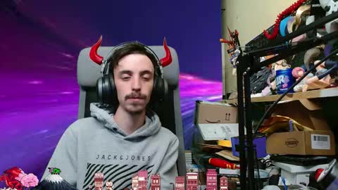 Snapshot of oni_hoshi chatting on 10/12/25, 12:26 Oni hoshi online show from 10/12/25, 12:26